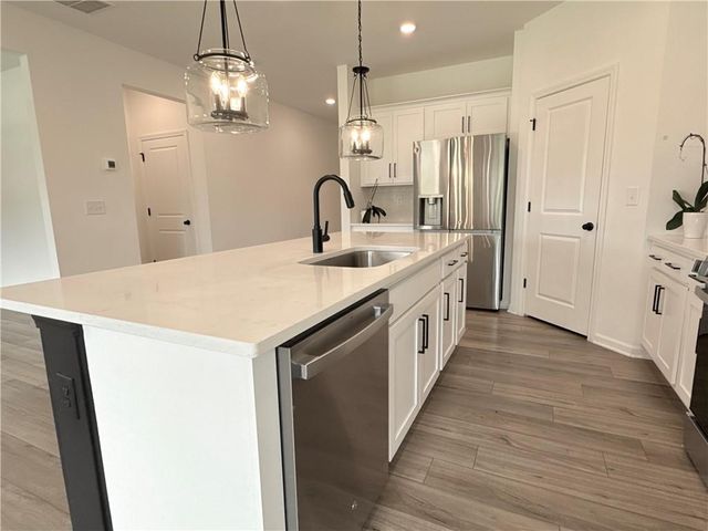 207 Foxhill Drive, Dawsonville, GA 30534