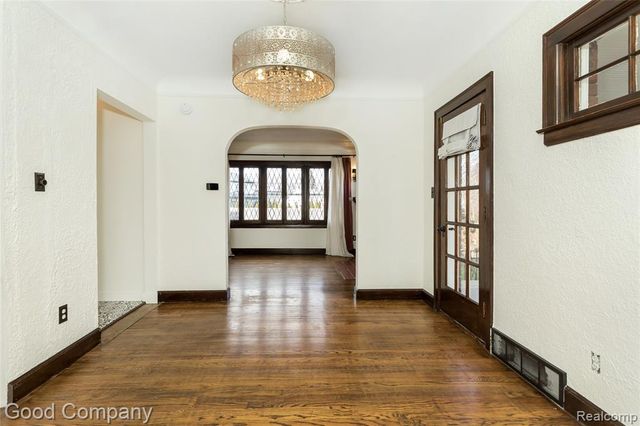 717 W 12 Mile Road, Royal Oak, MI 48073