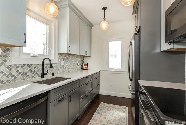 717 W 12 Mile Road, Royal Oak, MI 48073