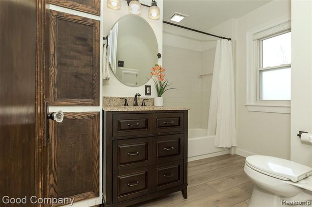 717 W 12 Mile Road, Royal Oak, MI 48073