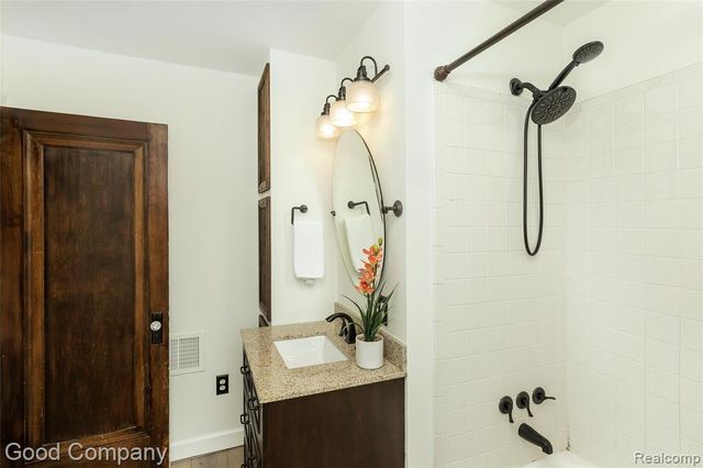 717 W 12 Mile Road, Royal Oak, MI 48073