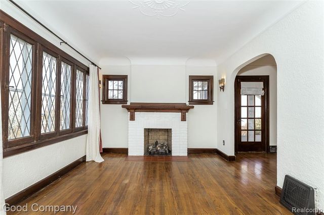 717 W 12 Mile Road, Royal Oak, MI 48073