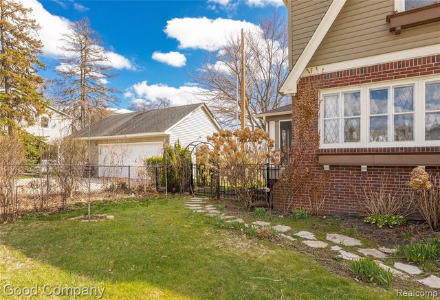 717 W 12 Mile Road, Royal Oak, MI 48073