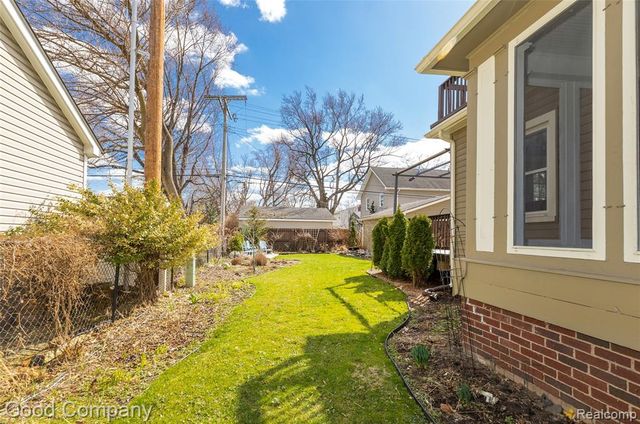 717 W 12 Mile Road, Royal Oak, MI 48073