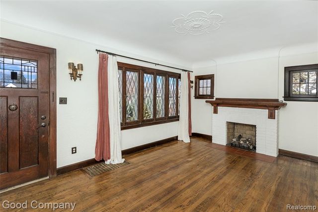 717 W 12 Mile Road, Royal Oak, MI 48073