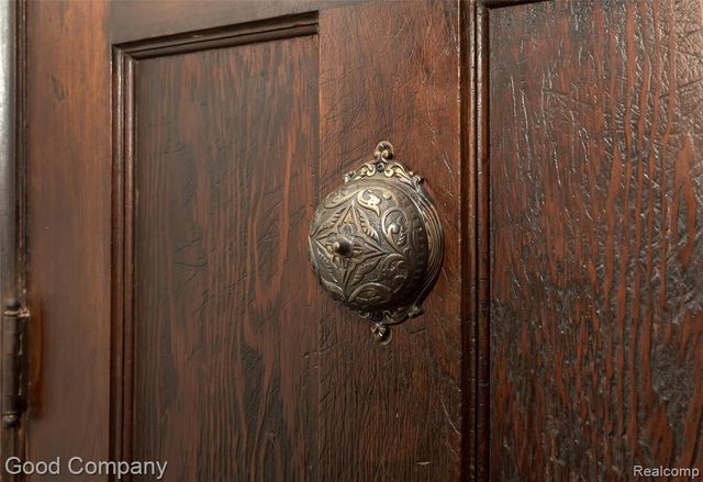 717 W 12 Mile Road, Royal Oak, MI 48073