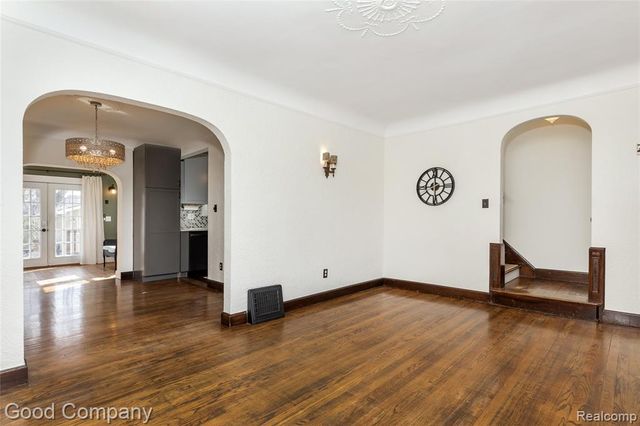 717 W 12 Mile Road, Royal Oak, MI 48073