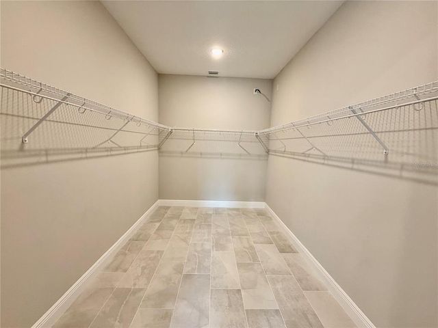 2046 WALLINGFORD LOOP, Mount Dora, FL 32757