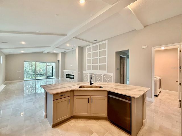 2046 WALLINGFORD LOOP, Mount Dora, FL 32757