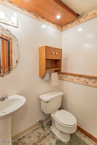 3120 Orchard Avenue SE, Warren, OH 44484