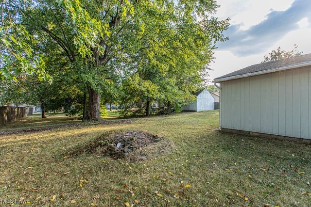 3120 Orchard Avenue SE, Warren, OH 44484