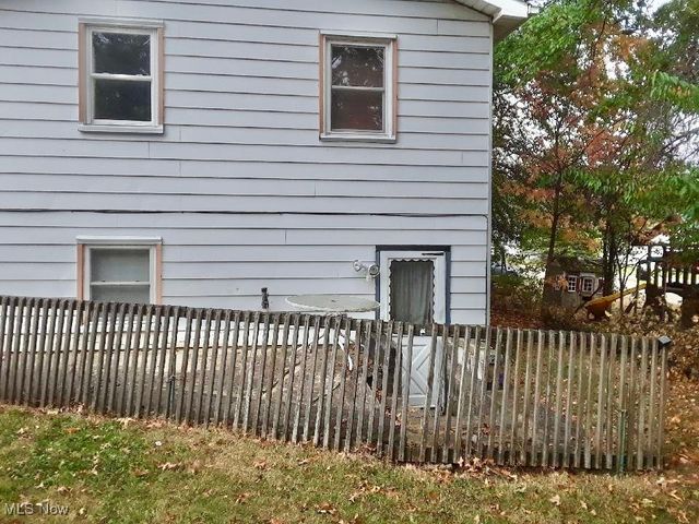 3120 Orchard Avenue SE, Warren, OH 44484