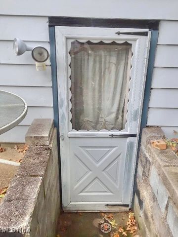 3120 Orchard Avenue SE, Warren, OH 44484