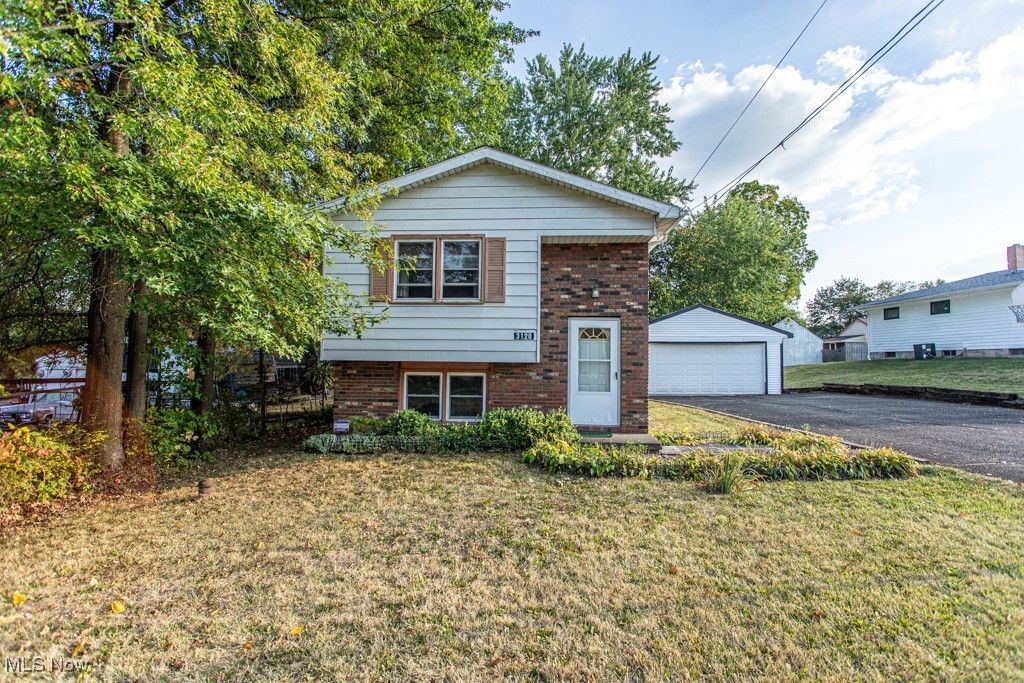 3120 Orchard Avenue SE, Warren, OH 44484
