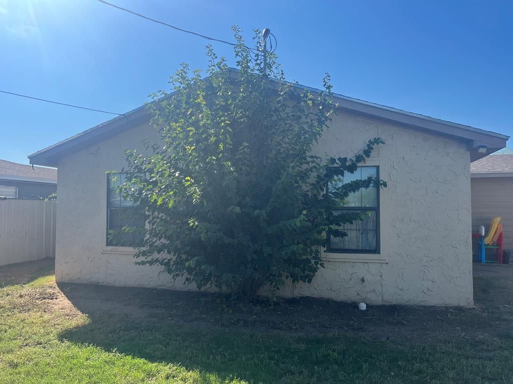 Image 3 of property listing at 1240 26th Street, San Angelo, TX 76903
