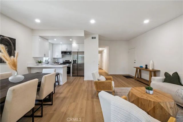 11722 Avon Way 103, Los Angeles, CA 90066