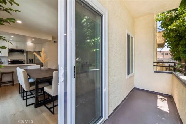 11722 Avon Way 103, Los Angeles, CA 90066