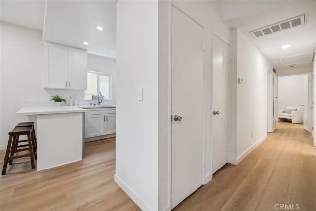 11722 Avon Way 103, Los Angeles, CA 90066
