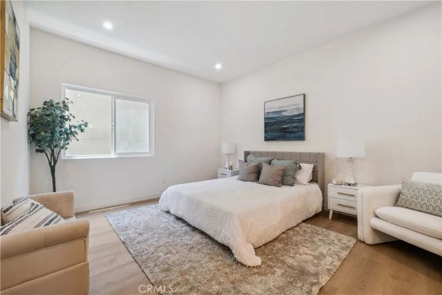 11722 Avon Way 103, Los Angeles, CA 90066