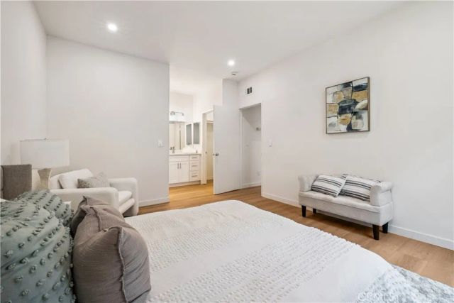 11722 Avon Way 103, Los Angeles, CA 90066