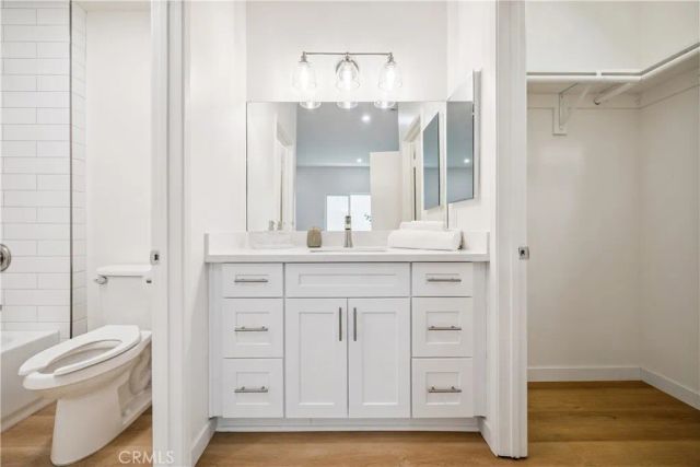 11722 Avon Way 103, Los Angeles, CA 90066