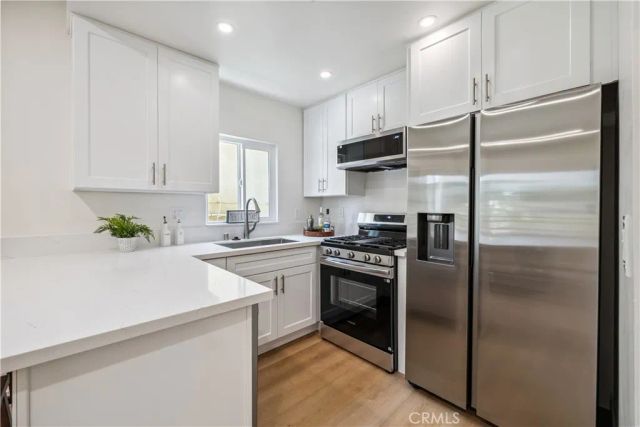 11722 Avon Way 103, Los Angeles, CA 90066