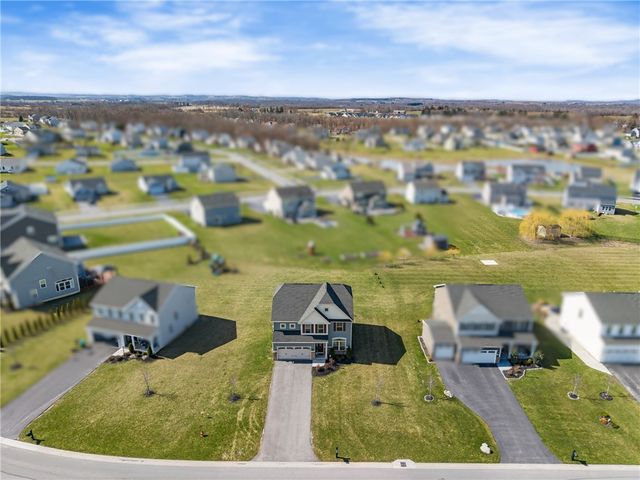 1714 Jasper Drive, Farmington, NY 14425