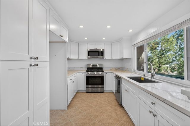 5532 E Vista Del Este, Anaheim, CA 92807