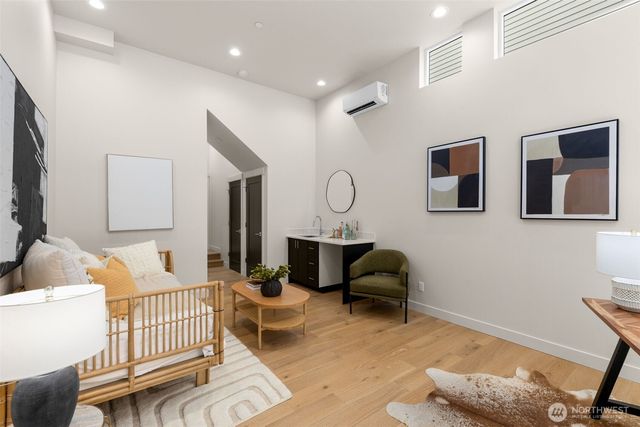 1108 B 34th Avenue, Seattle, WA 98122