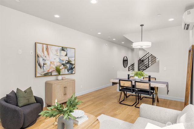 1108 B 34th Avenue, Seattle, WA 98122