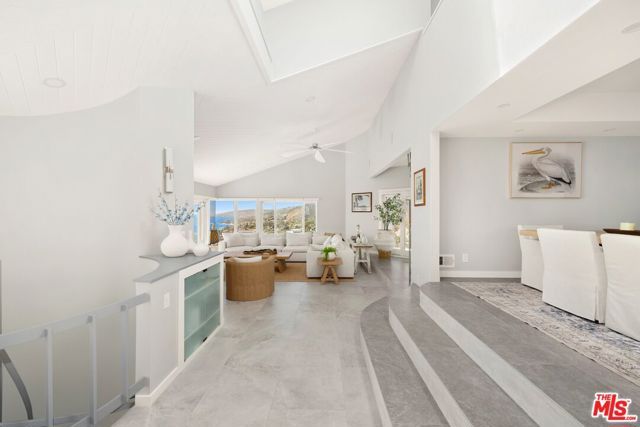 15 N Vista De Catalina, Laguna Beach, CA 92651