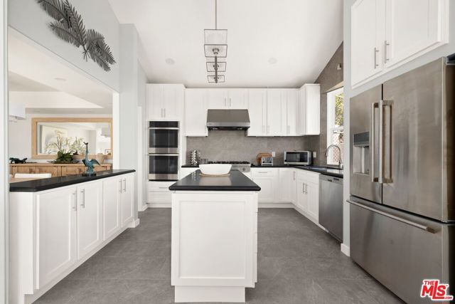 15 N Vista De Catalina, Laguna Beach, CA 92651