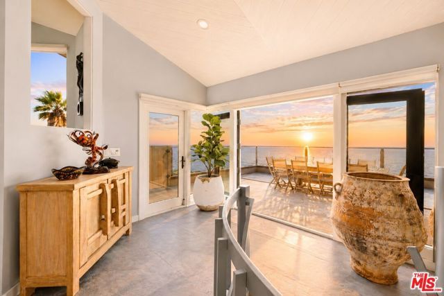 15 N Vista De Catalina, Laguna Beach, CA 92651