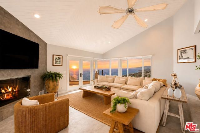 15 N Vista De Catalina, Laguna Beach, CA 92651