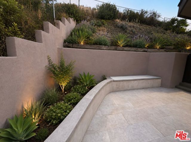 15 N Vista De Catalina, Laguna Beach, CA 92651