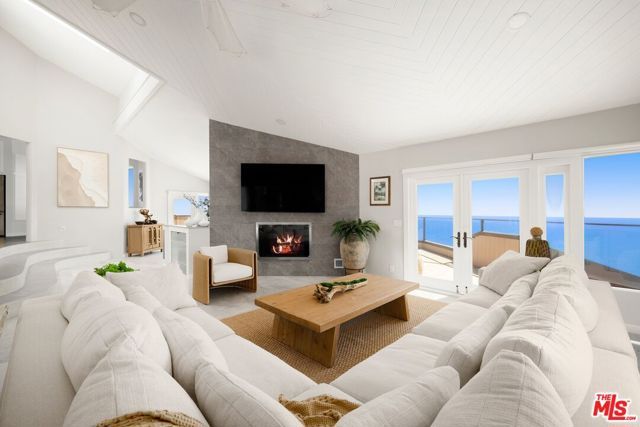 15 N Vista De Catalina, Laguna Beach, CA 92651