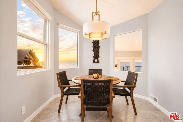 15 N Vista De Catalina, Laguna Beach, CA 92651
