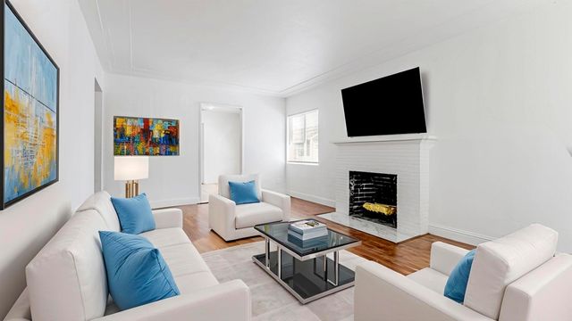 528 La Prenda Dr, Oakland, CA 94603