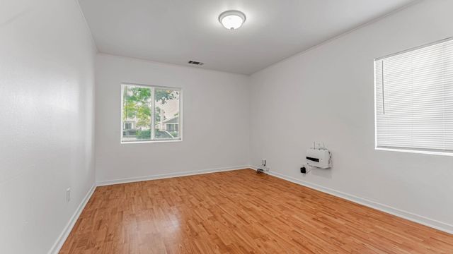 528 La Prenda Dr, Oakland, CA 94603