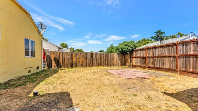 528 La Prenda Dr, Oakland, CA 94603