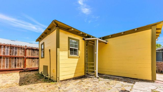 528 La Prenda Dr, Oakland, CA 94603