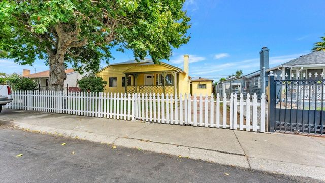 528 La Prenda Dr, Oakland, CA 94603