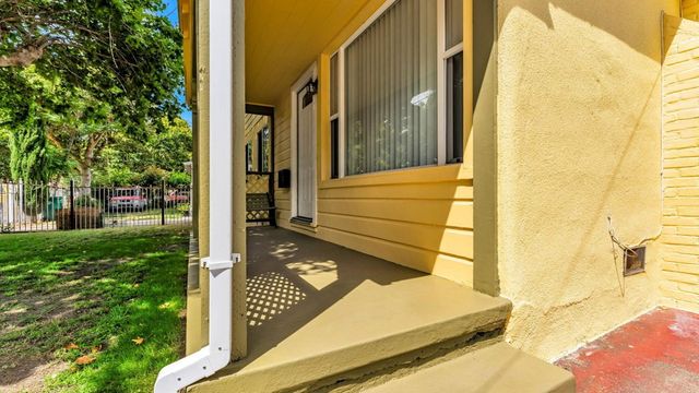 528 La Prenda Dr, Oakland, CA 94603