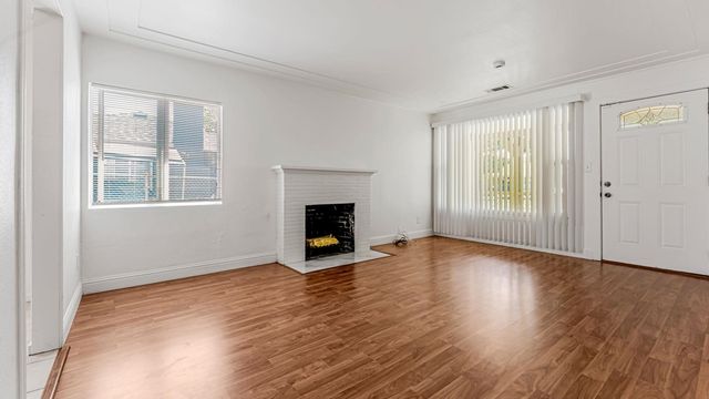 528 La Prenda Dr, Oakland, CA 94603