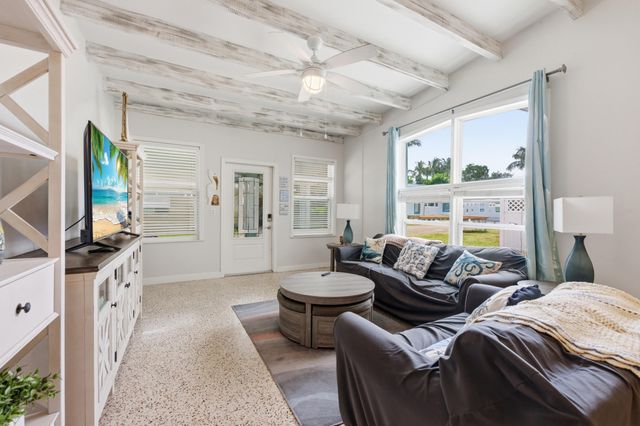 7 Belair Drive, Boynton Beach, FL 33435