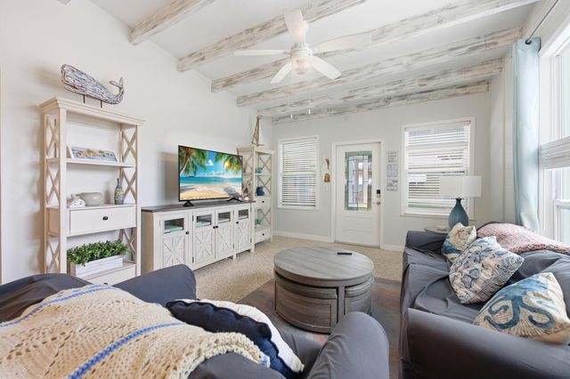 7 Belair Drive, Boynton Beach, FL 33435