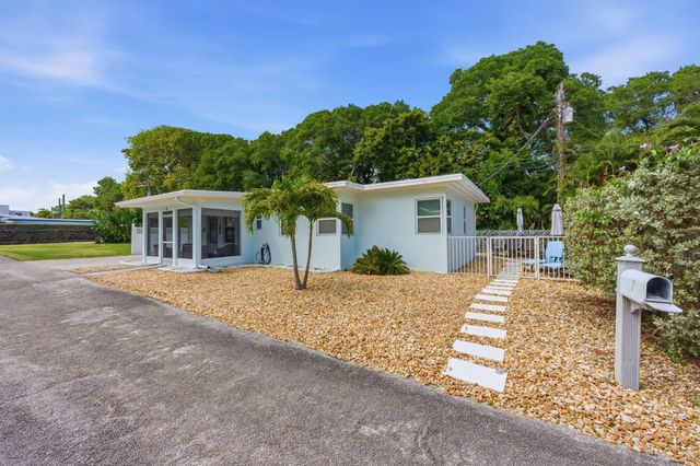 7 Belair Drive, Boynton Beach, FL 33435
