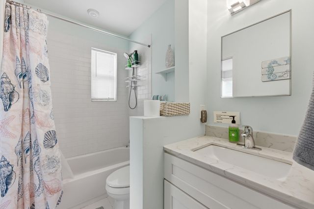 7 Belair Drive, Boynton Beach, FL 33435