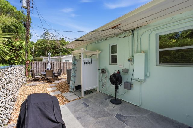 7 Belair Drive, Boynton Beach, FL 33435