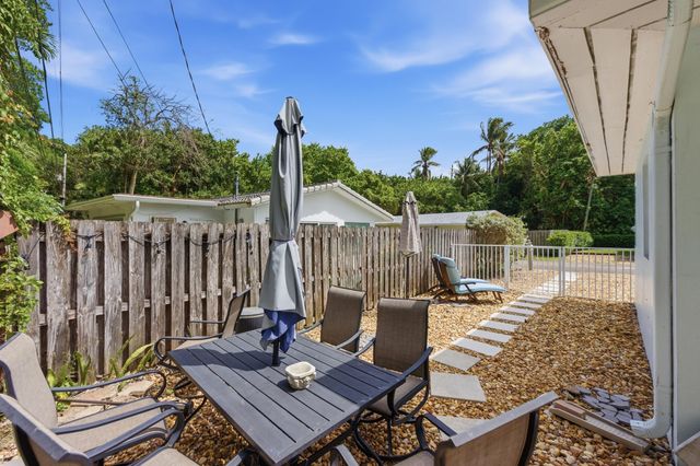 7 Belair Drive, Boynton Beach, FL 33435